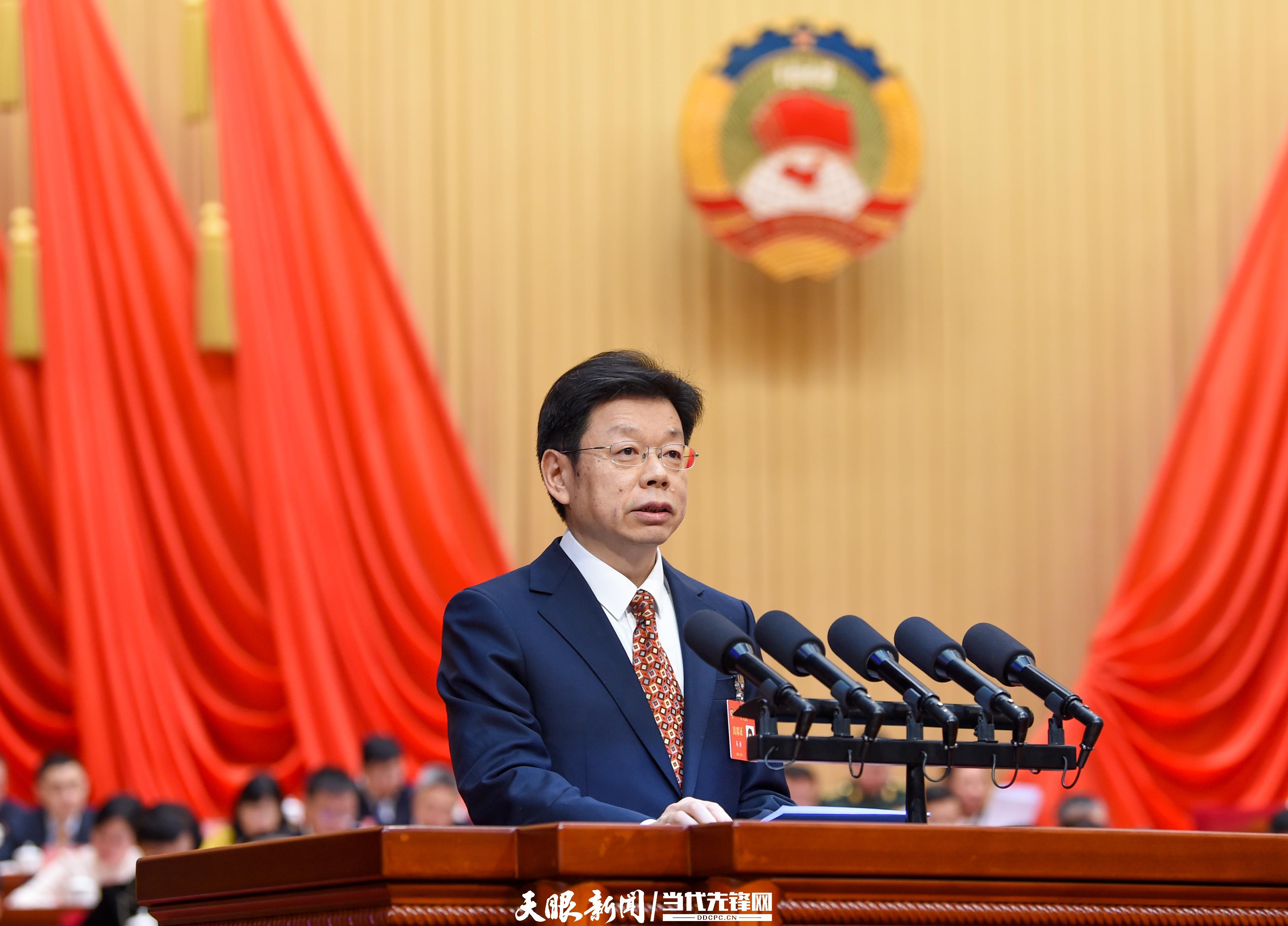 馬杉委員發(fā)言。 貴州日報天眼新聞記者 班浪 攝 (1).JPG